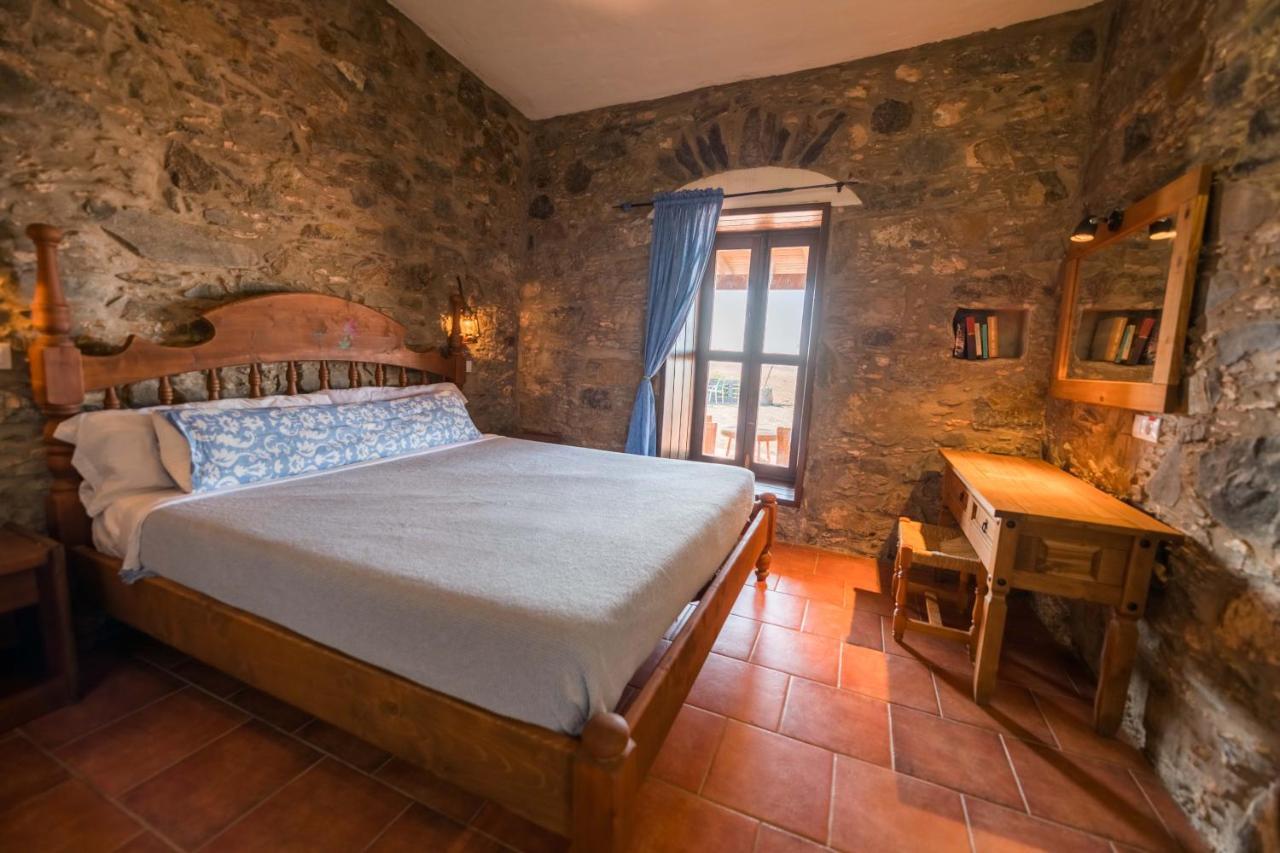 Hotel Rural Huerto Viejo Tesejerague Exterior photo