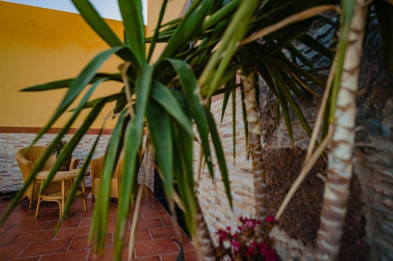 Hotel Rural Huerto Viejo Tesejerague Exterior photo
